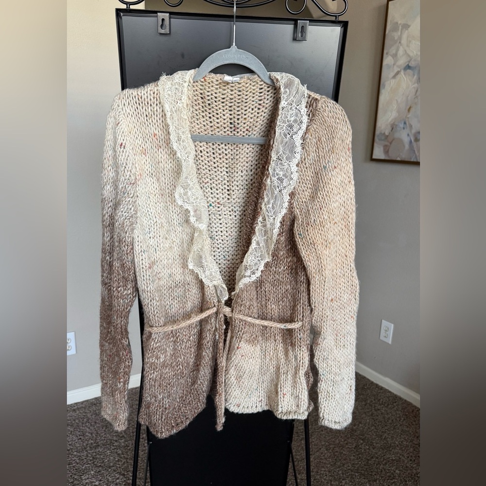 Chic Lace-Trimmed Cardigan in Beige and Brown